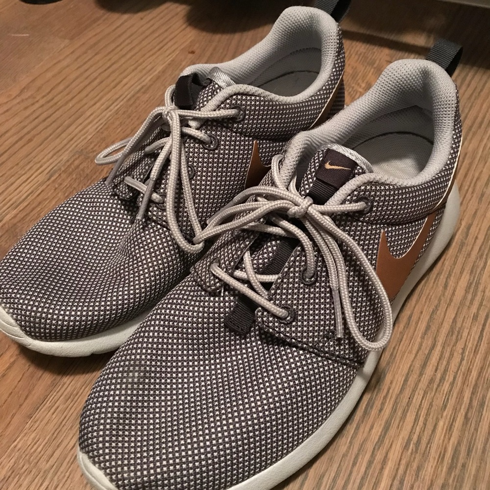 nike roshes
